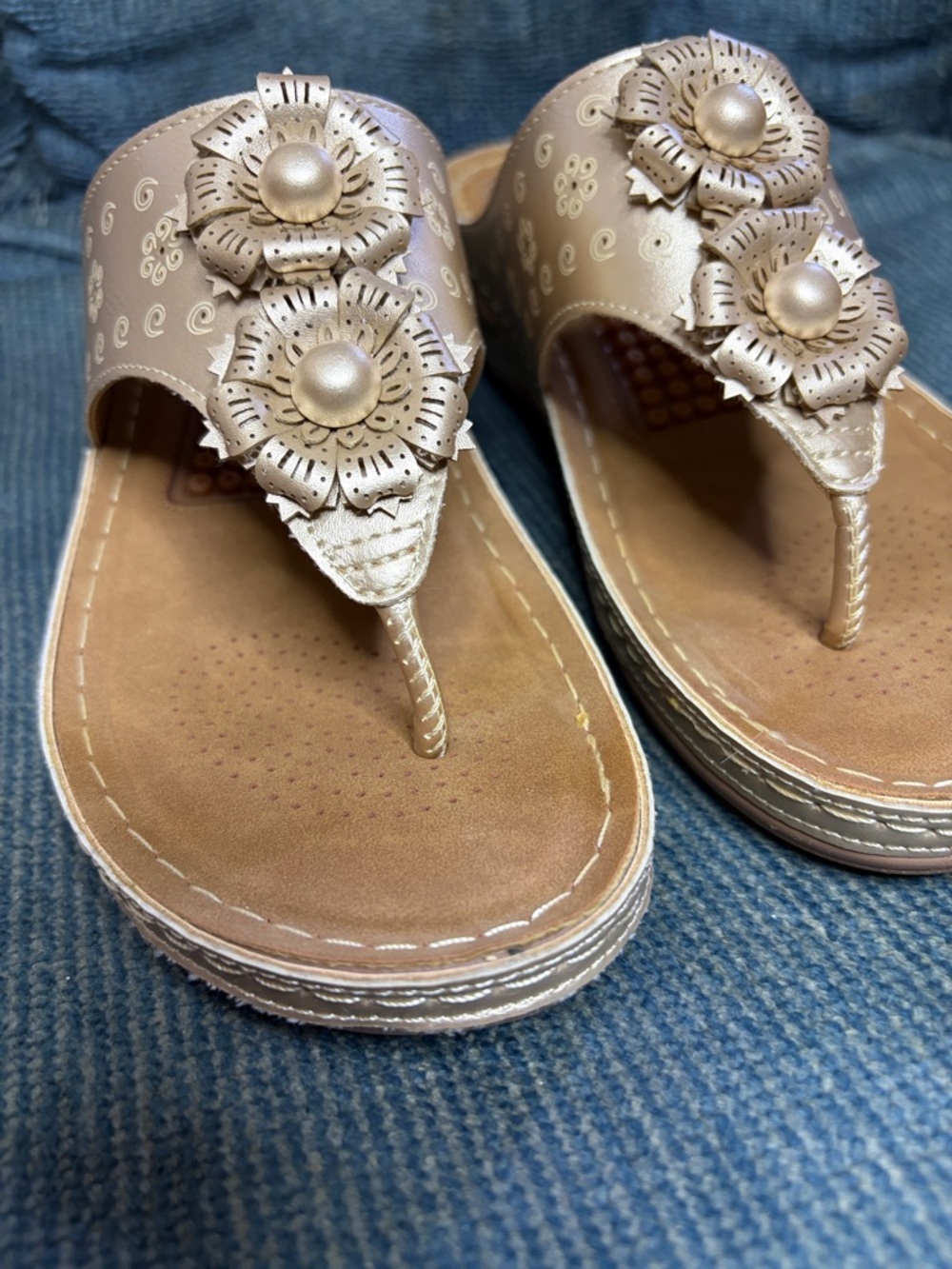 Women's Metallic Pearl Gold Embellished Thong Sandals - Picture 3 of 8